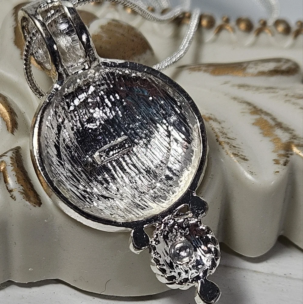 Roman Pendant & Sterling Silver Chain - Picture 4 of 7